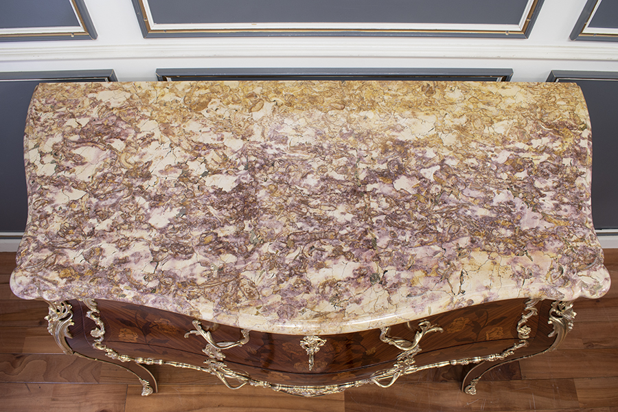 フランスロココチェストの大理石.jpg