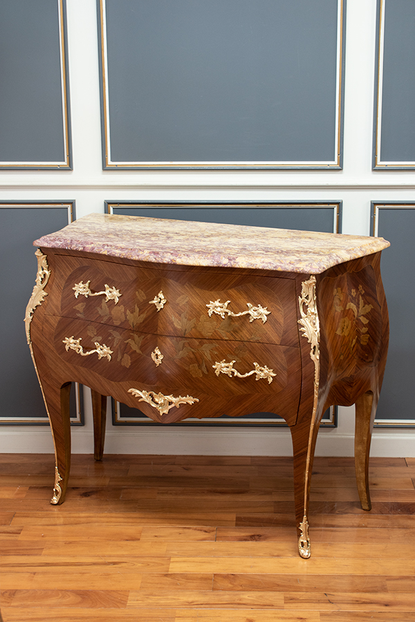 フランスロコココモド.jpg フランスロコココモド.jpg