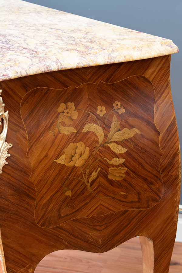 フランスロココチェストの花象嵌.jpg フランスロココチェストの花象嵌.jpg