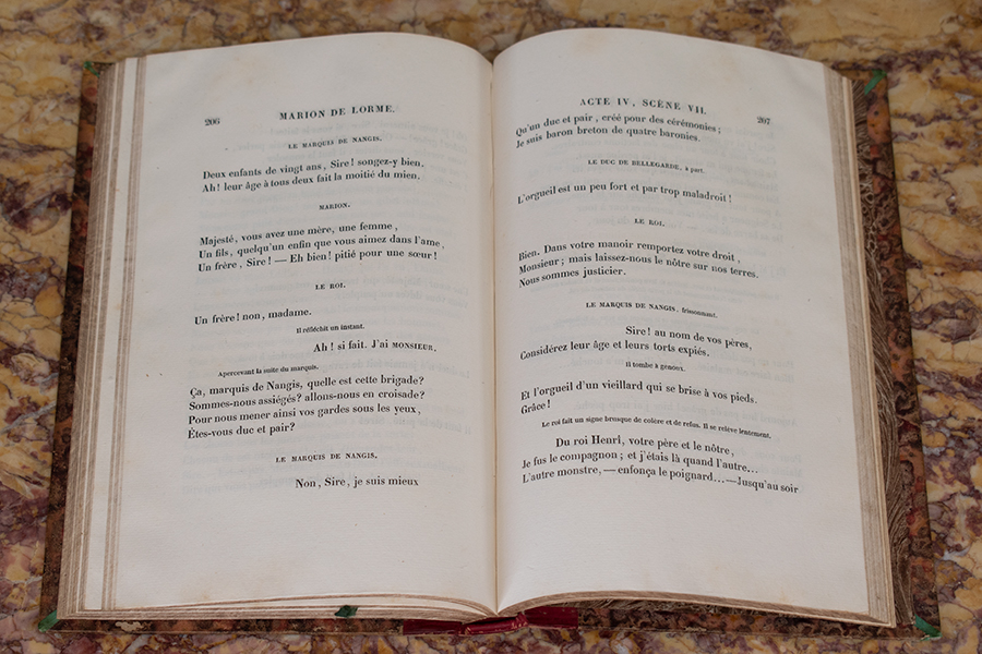 ヴィクトル・ユーゴーアンティークブックの内面.jpg ヴィクトル・ユーゴーアンティークブックの内面.jpg