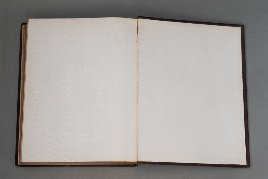 フランスアンティークブックの飾り.jpg フランスアンティークブックの飾り.jpg