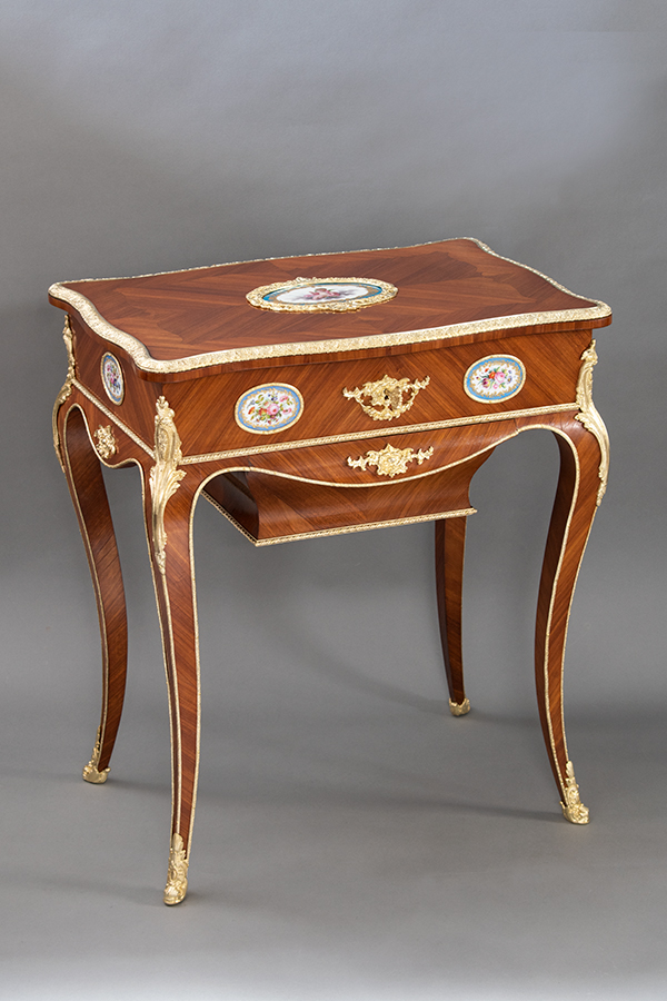 Audigé レディテーブル